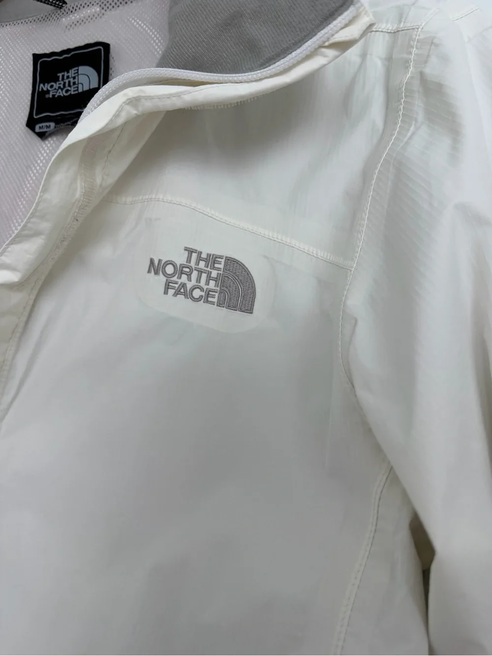 The North Face Resolve Women HyVent White Lightweight Rain Jacket medium gorpcor